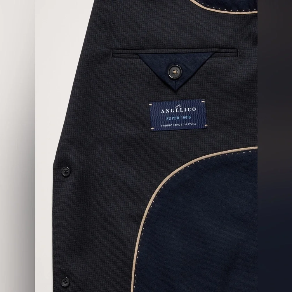 Banana Republic top tier